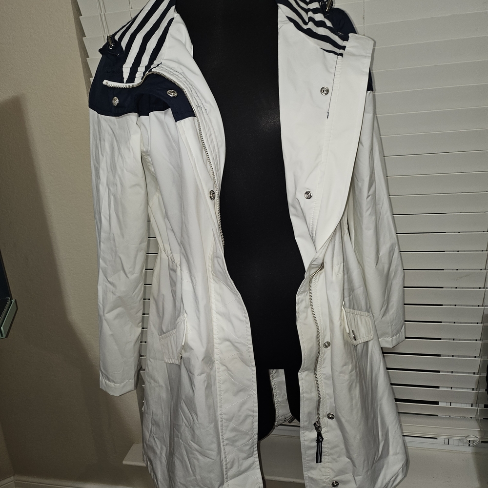 Nautica White and Navy Rainbreaker